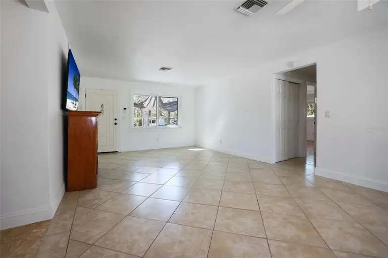 3087 DUANE AVE — photo 4