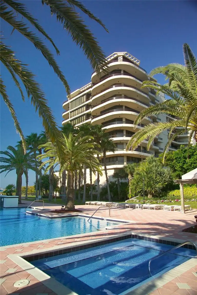 435 L AMBIANCE DR #L807 — photo 2
