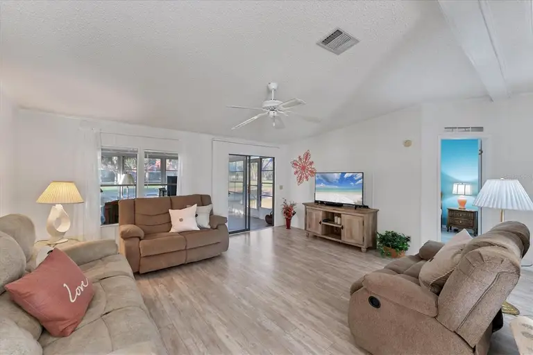 8536 COUNTESS AVENUE CIR — photo 4