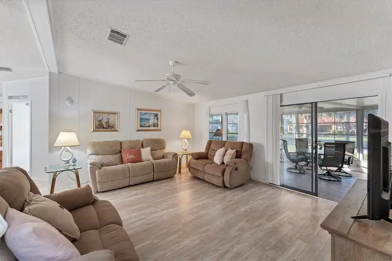 8536 COUNTESS AVENUE CIR — photo 5
