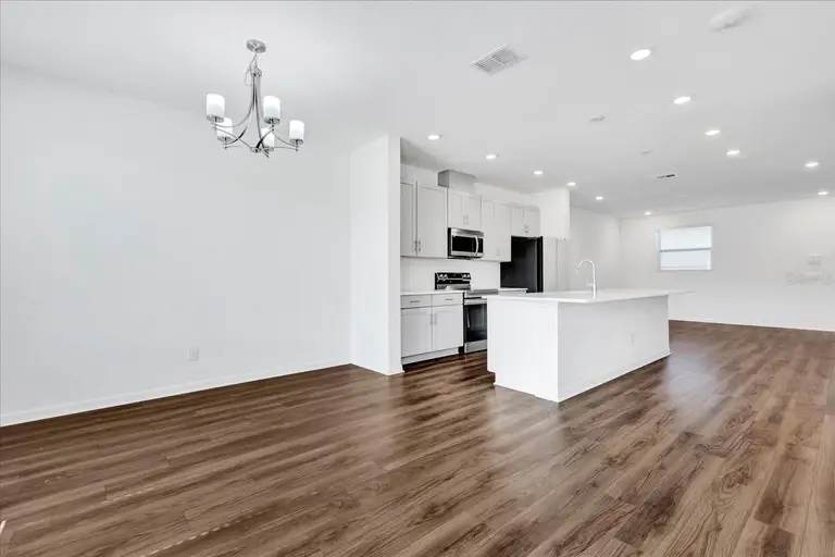 6403 CYRILS DR — photo 3
