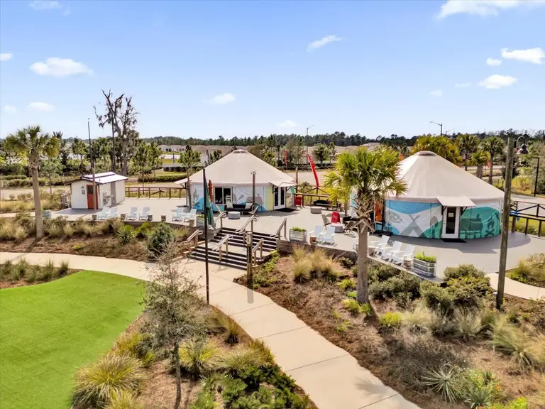 6403 CYRILS DR — photo 4