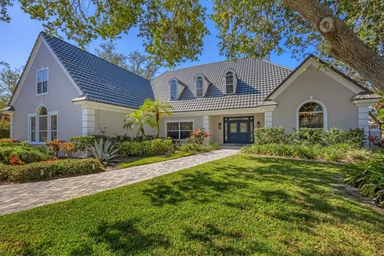 4 SAINT MARTIN CIR — photo 3