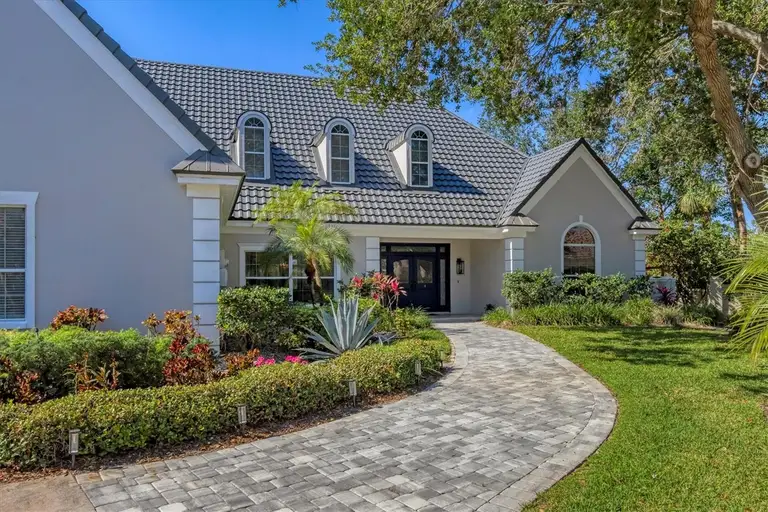 4 SAINT MARTIN CIR — photo 4