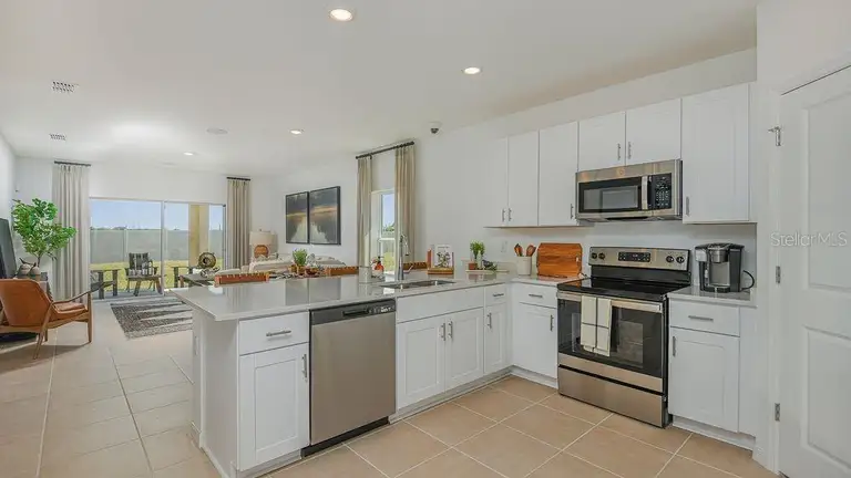 2026 BABBLING BROOK BLVD — photo 4