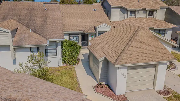 11743 ROLLING PINE LN