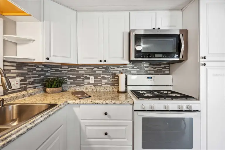 37150 SANDRA AVE — photo 5