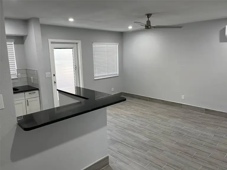 1605 PASS A GRILLE WAY #4 — photo 3