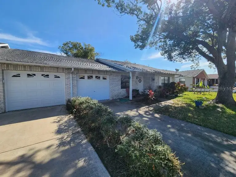 309 & 311 SEA HAWK CT — photo 2
