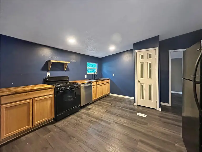 3860 NE 60TH CT — photo 4