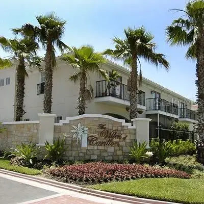 211 VALENCIA CIR