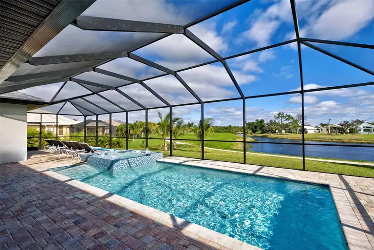 19 WINDWARD RD — photo 3