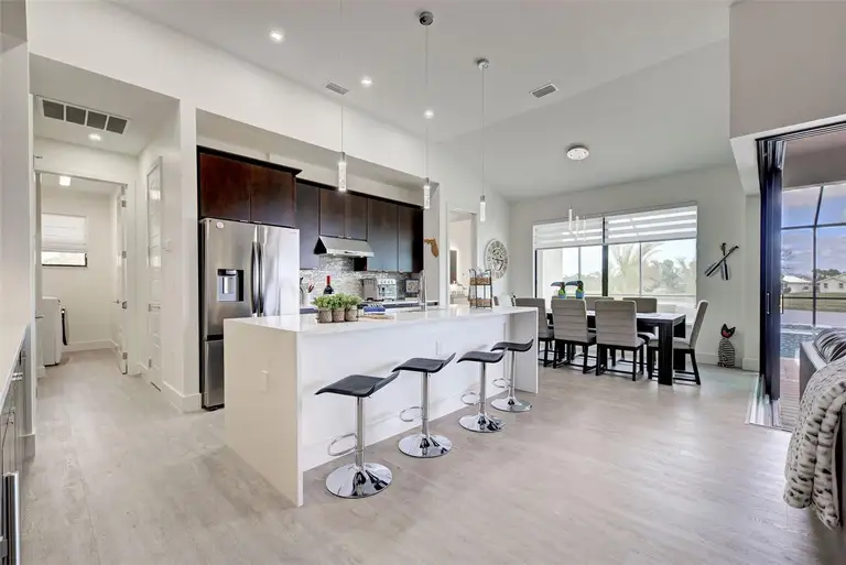 19 WINDWARD RD — photo 4
