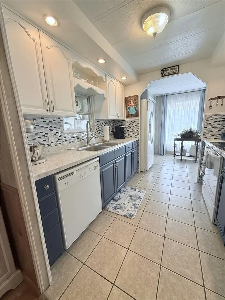 15 WILDERNESS DR — photo 2