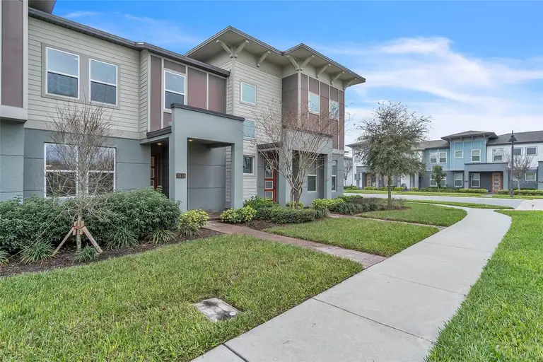 7013 CARRICKBEND LN — photo 2
