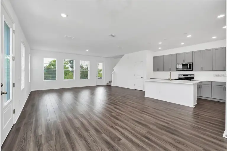 1640 SANIBEL DR — photo 4