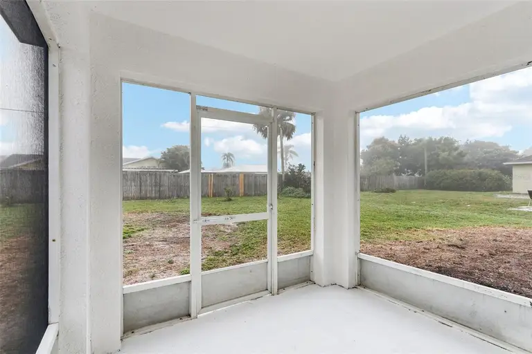 443 BAYARD AVE NE — photo 4