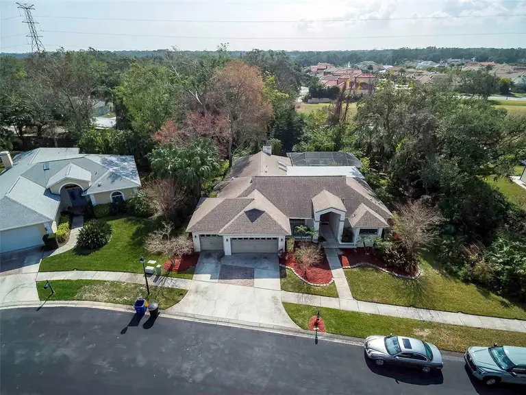 3037 CREST DR — photo 4