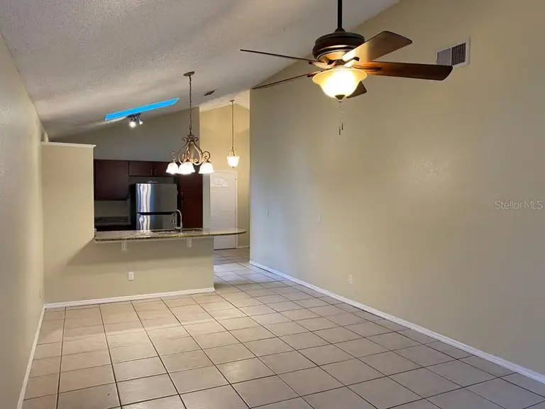 1219 PIN OAK DR — photo 5