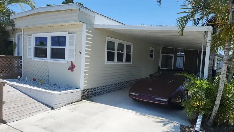 30 FLORES DR