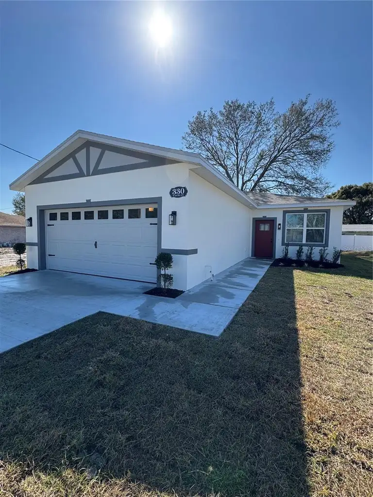 330 W NECHO AVE