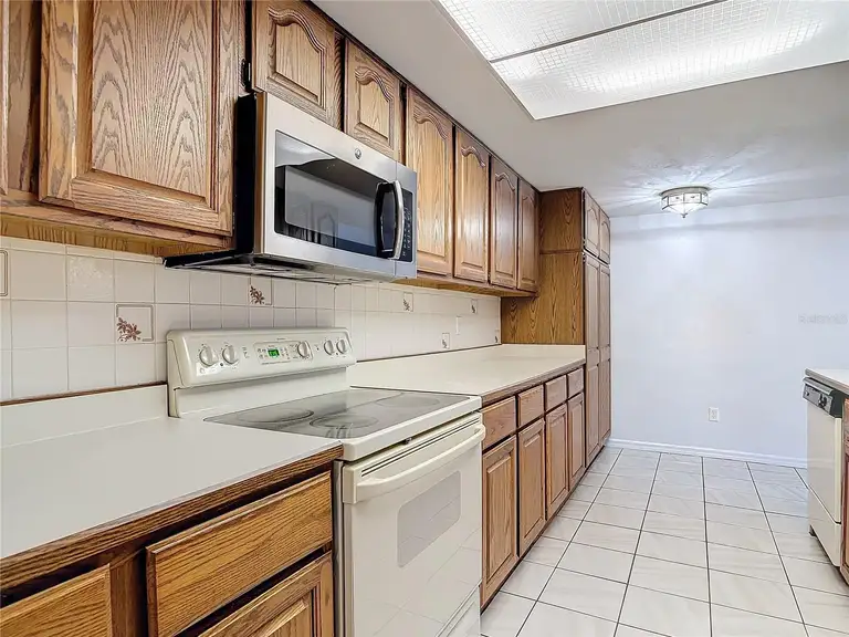 448 SHOREWOOD LN — photo 4