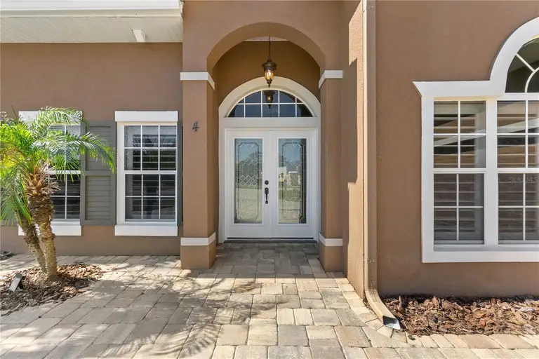 4 S LAKEWALK DR — photo 2