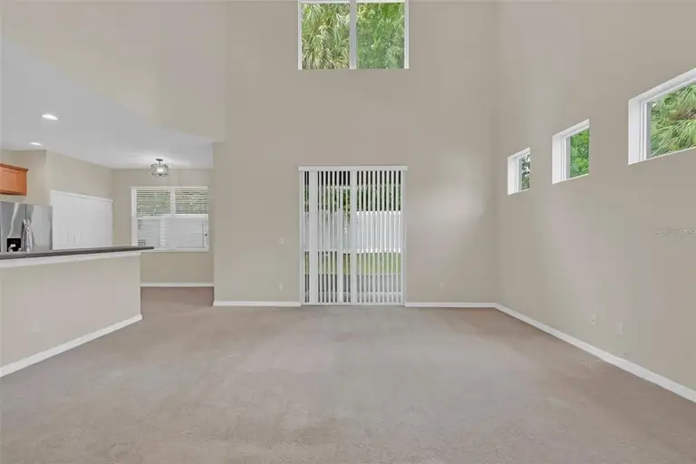 1760 TRAVERTINE TER — photo 3