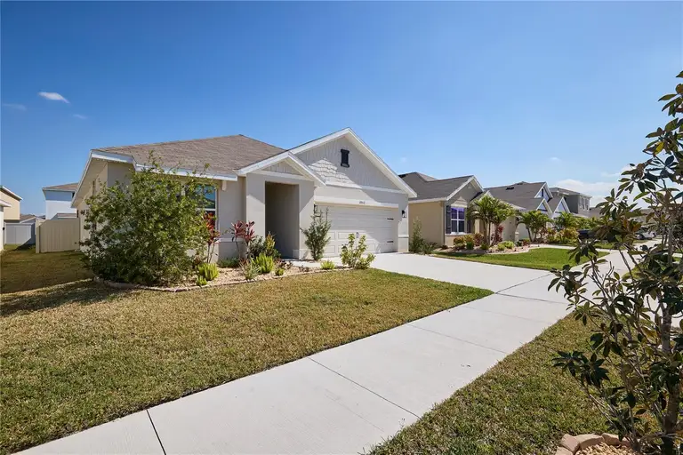 17012 AVON DIVE LN — photo 2