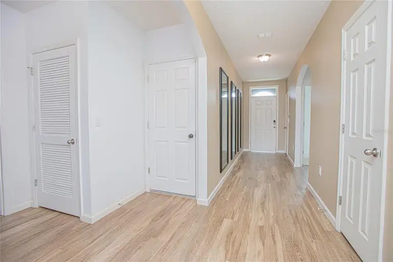 1120 NEWTON CIR CIR — photo 3
