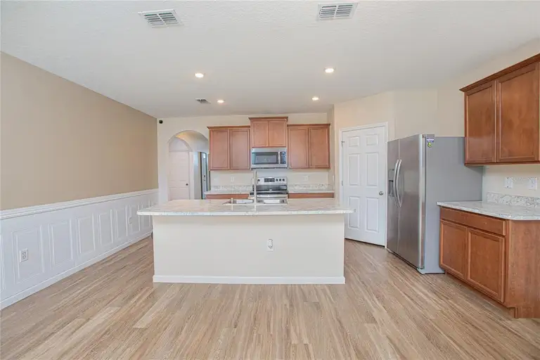 1120 NEWTON CIR CIR — photo 5