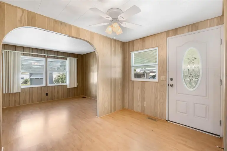 6 COCOS PLUMOSA DR #B — photo 3