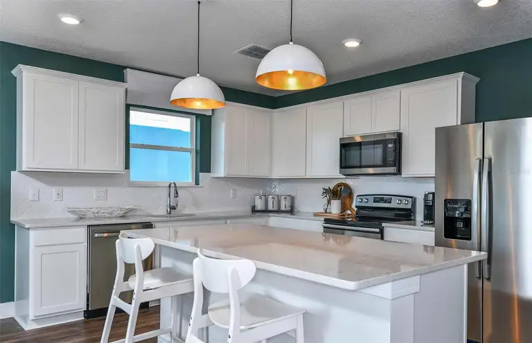 479 PINE TREE BLVD — photo 3
