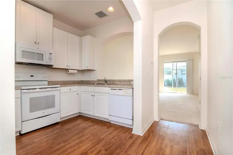 8951 WALNUT GABLE CT — photo 4