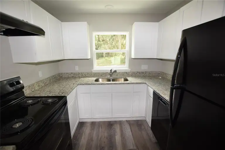 103 W DOANE AVE — photo 4