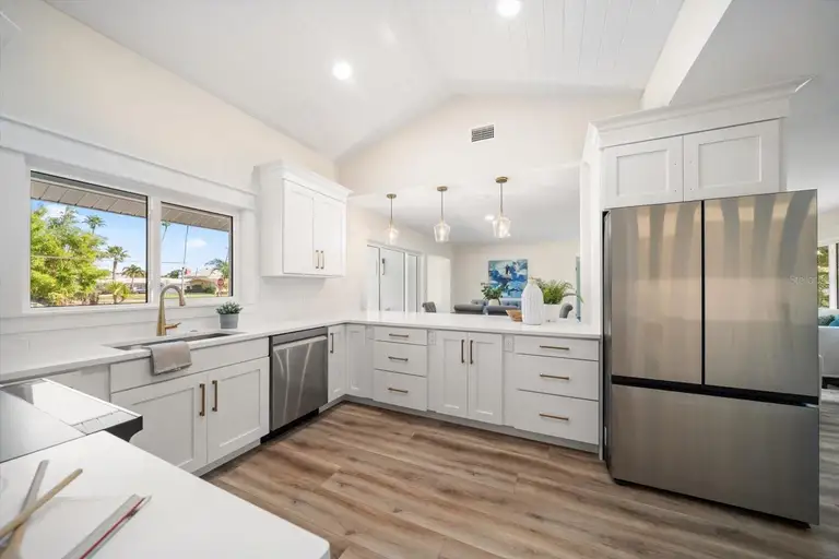 503 POINSETTIA RD — photo 3