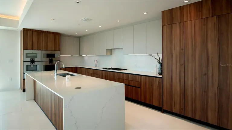 1020 SUNSET POINT RD #609 — photo 3