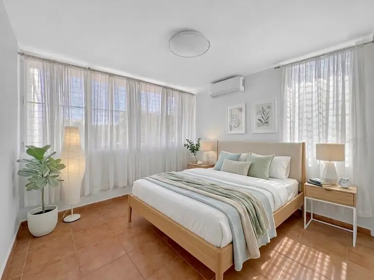F-23 TOPACIO ST. URB PASEO REAL — photo 4