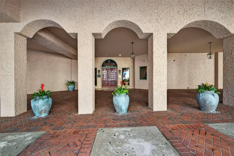 288 BEACH DR NE #4B — photo 3