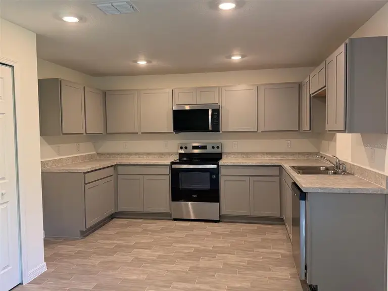 904 HUDSON VALLEY DR — photo 2
