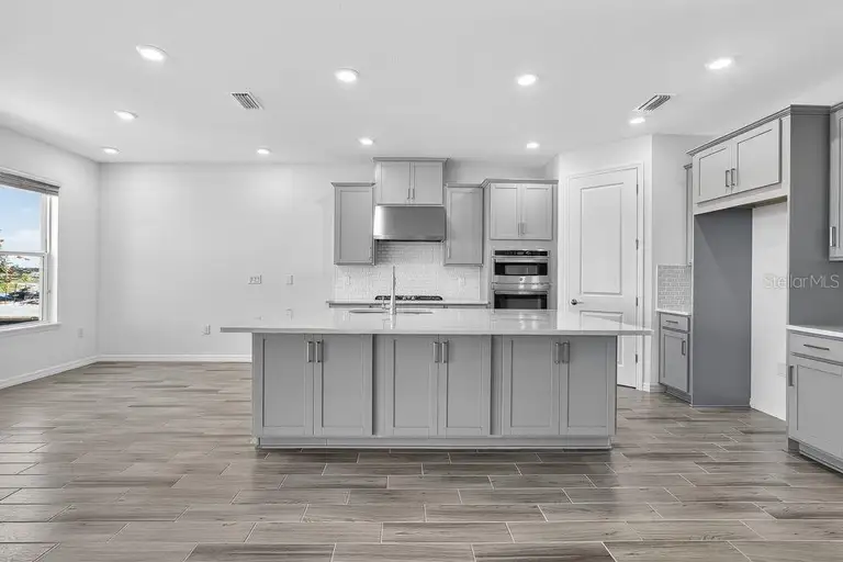 831 JUNONIA BLVD — photo 2
