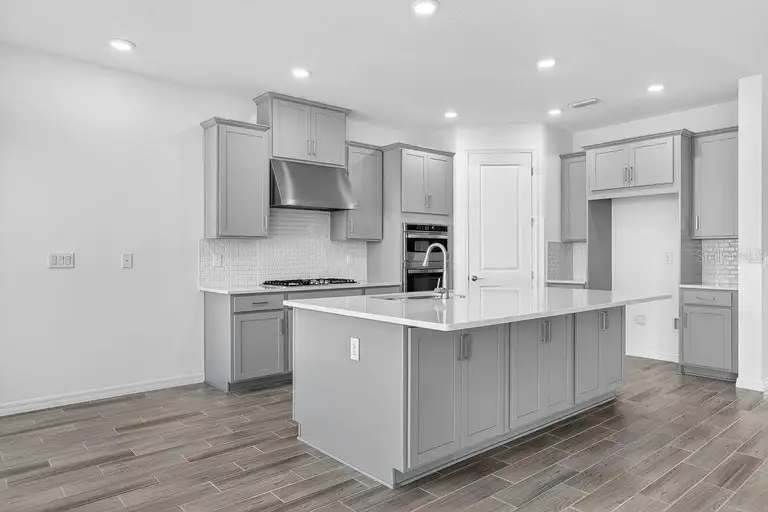 831 JUNONIA BLVD — photo 4