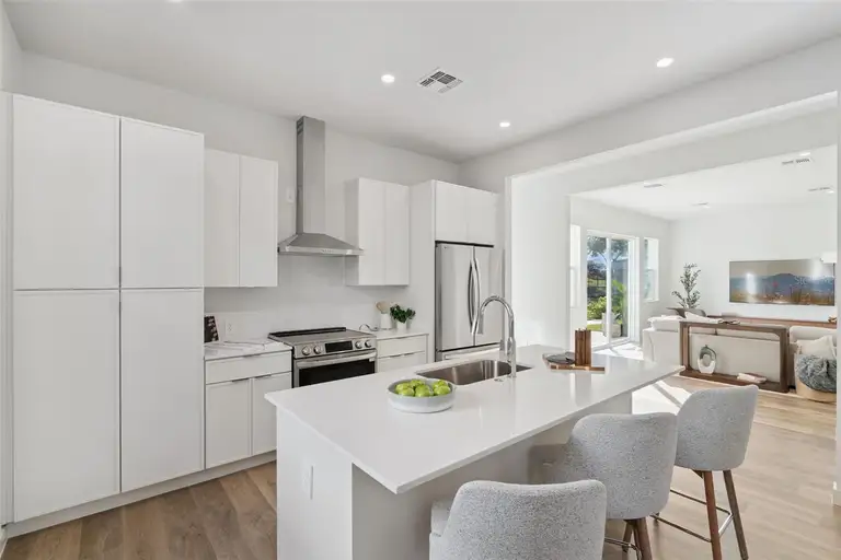 447 SKYFIELD CT — photo 3