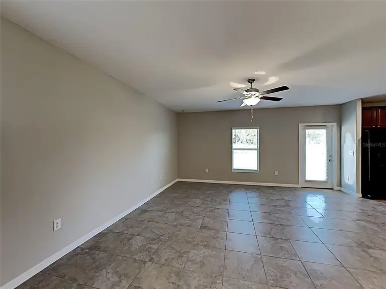 5125 WHITE CHICORY DR — photo 2