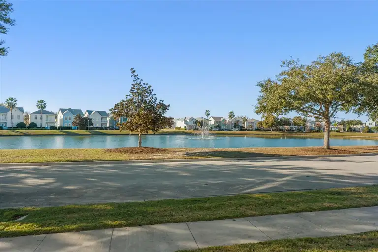 1531 FAIRVIEW CIR — photo 2