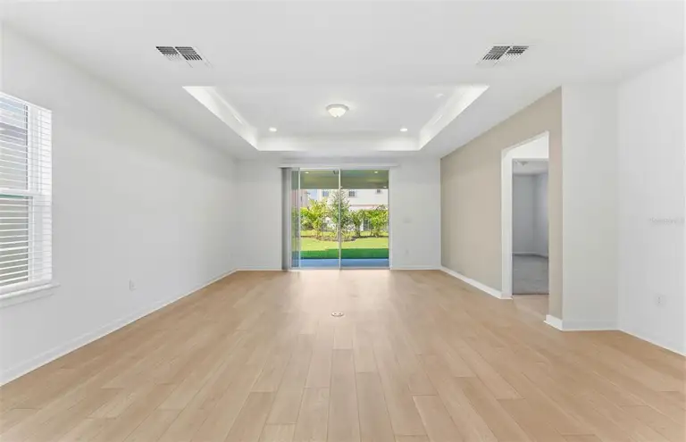 6275 BROAD FIELD AVE — photo 4