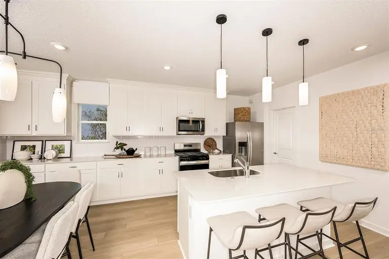 6279 BROAD FIELD AVE — photo 4