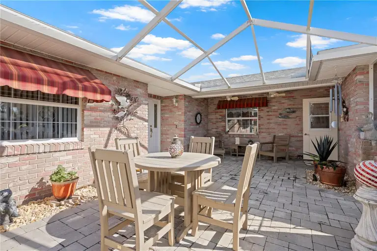 428 GLENEAGLES CT