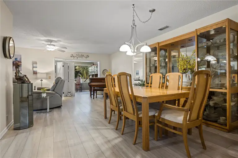 428 GLENEAGLES CT — photo 3