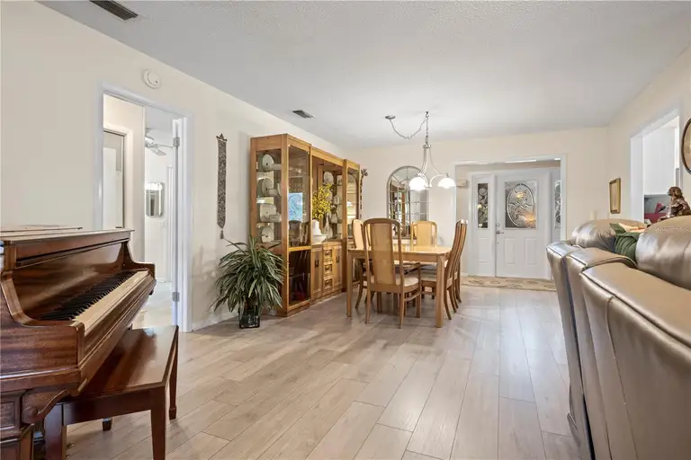 428 GLENEAGLES CT — photo 4